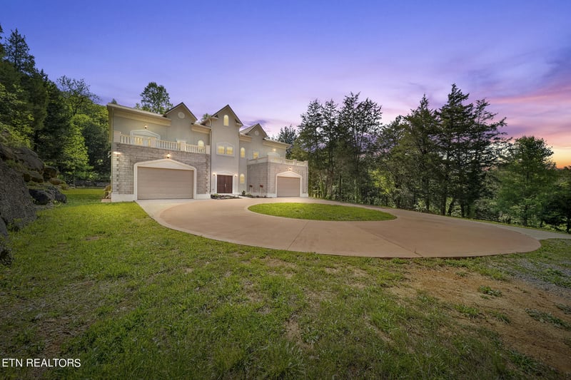 8424 Thorn Grove Pike, Knoxville, TN 37914