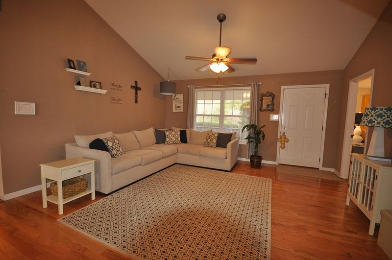 8426 Wade Crest Ln, Powell, TN 37849