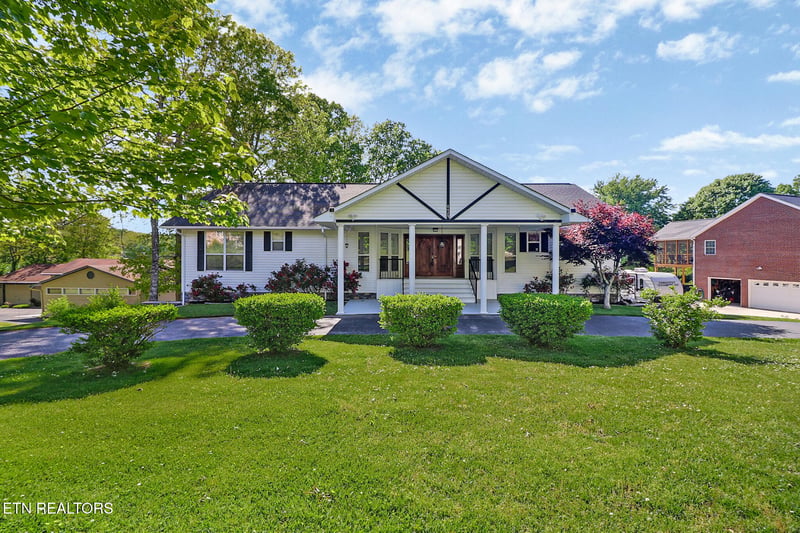 8429 Cherokee Tr, Crossville, TN 38572