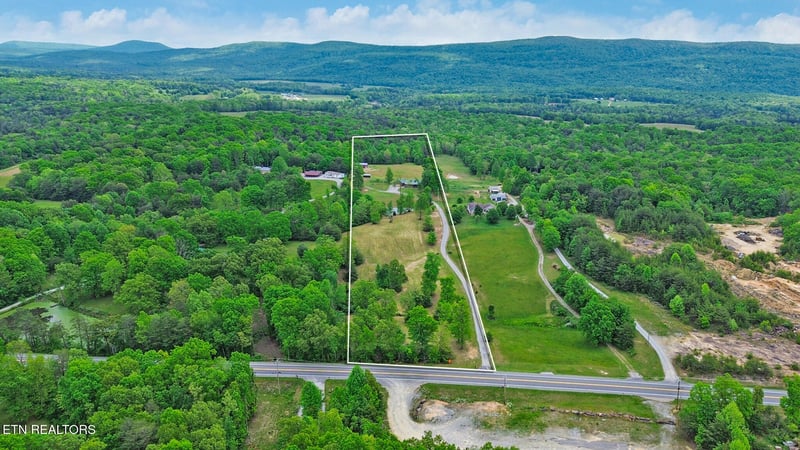 8429 S Highway 127, Crossville, TN 38572
