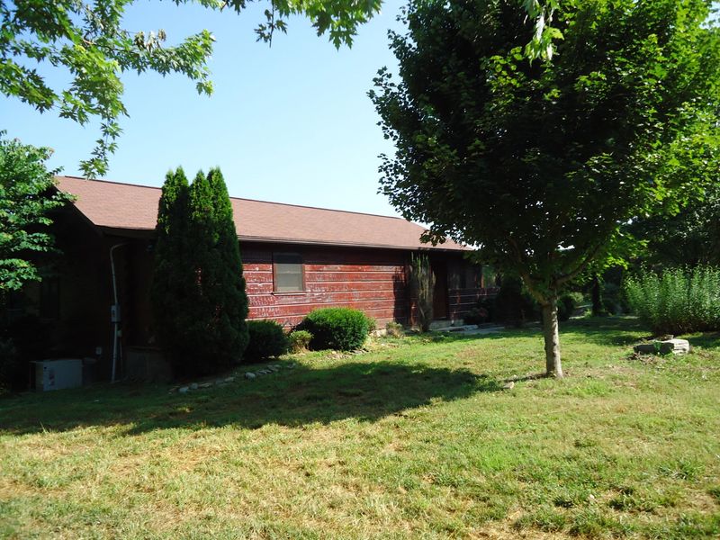 843 Reagan Valley Rd, Tellico Plains, TN 37385