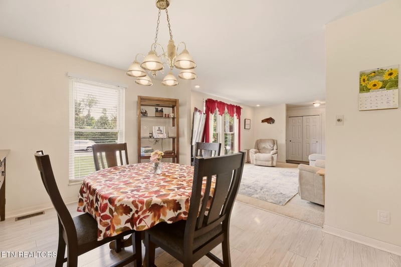843 Sky Blue Dr, Knoxville, TN 37923