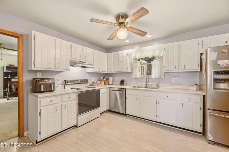 843 Sky Blue Dr, Knoxville, TN 37923