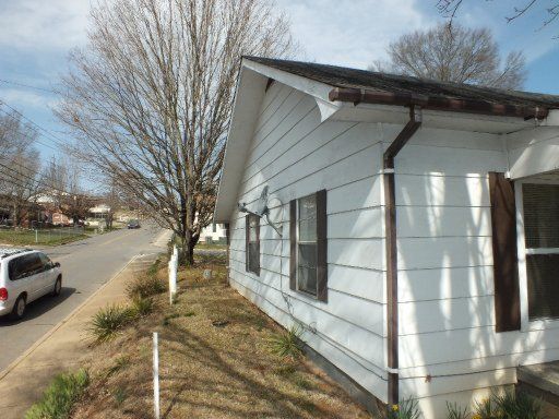 843 Vale St, Loudon, TN 37774