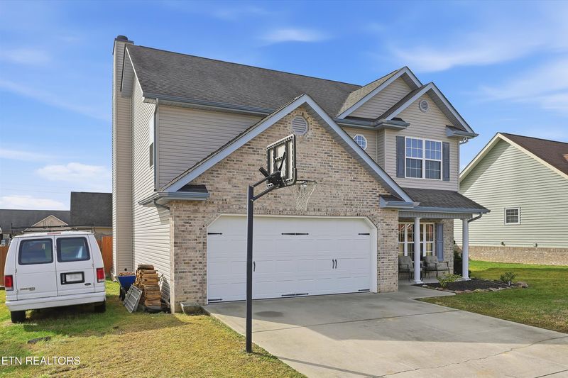 8430 Mari Ben Ln, Corryton, TN 37721