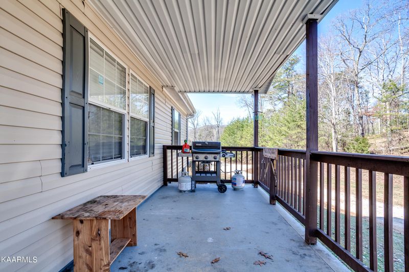 8430 Rolling Woods Way, Corryton, TN 37721
