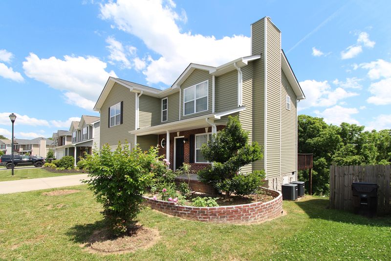 8434 Bowsong Ln, Powell, TN 37849
