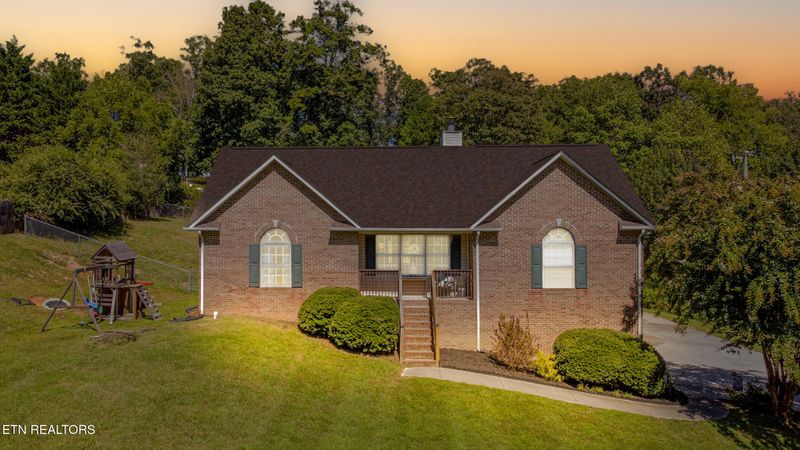 8434 Coppock Rd, Corryton, TN 37721