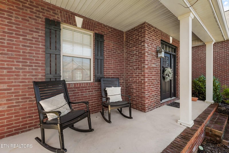 8434 Shoregate Ln, Knoxville, TN 37938