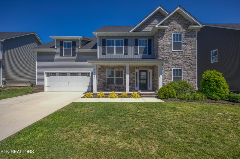 8435 Creek Valley Ln, Knoxville, TN 37931
