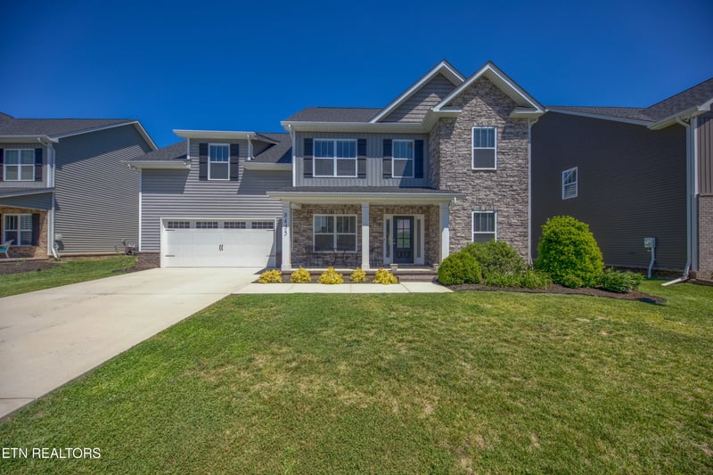 8435 Creek Valley Ln, Knoxville, TN 37931