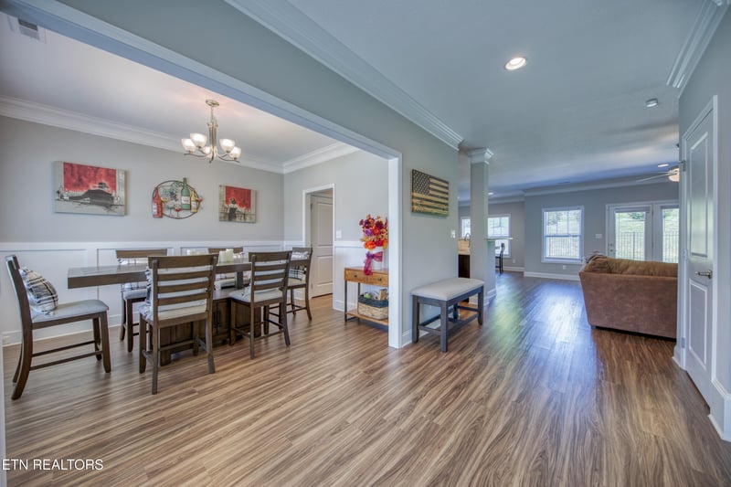 8435 Creek Valley Ln, Knoxville, TN 37931