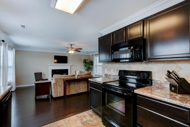 8436 Vessel Ln, Powell, TN 37849