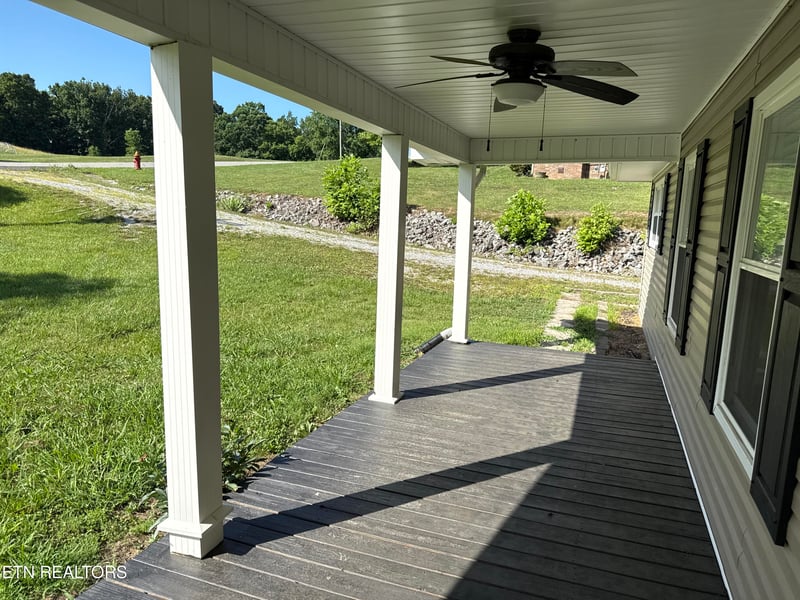 844 Mount Paran Rd, Jacksboro, TN 37757