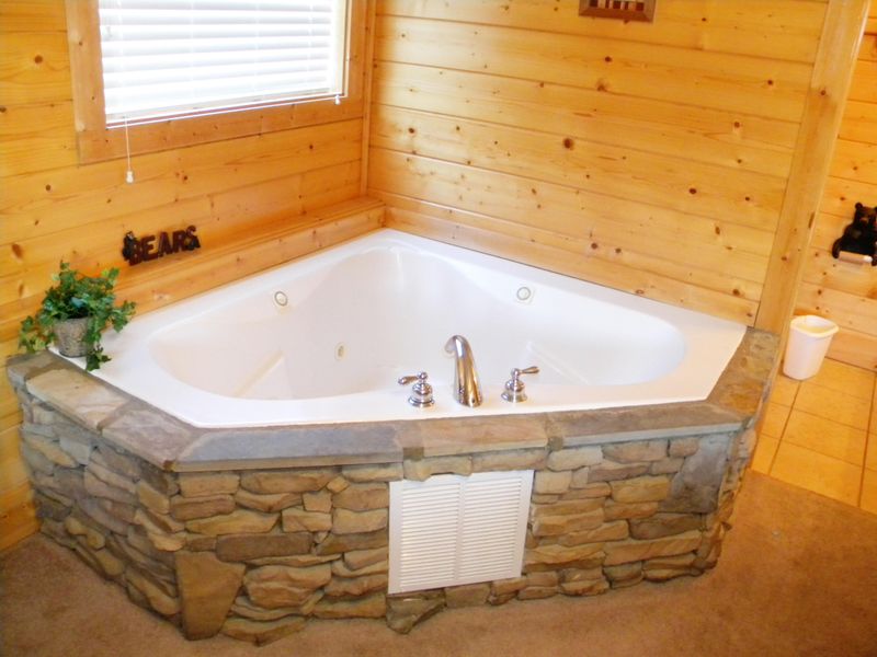 844 White Falcon Way, Pigeon Forge, TN 37863