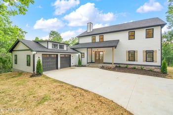 8440 Lakeland Dr, Lenoir City, TN 37772
