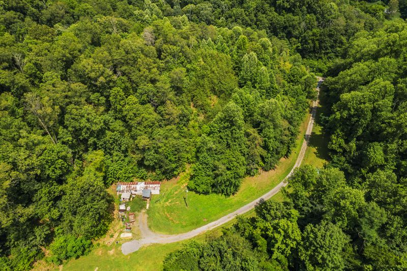 845 Bales Hollow Rd, Seymour, TN 37865