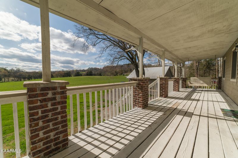 8451 Wood Rd, Corryton, TN 37721