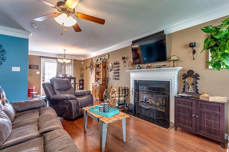 8452 Bowsong Ln, Powell, TN 37849