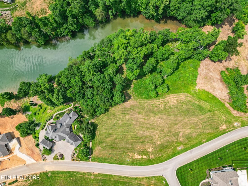 846 Taffrail Dr, Lenoir City, TN 37772