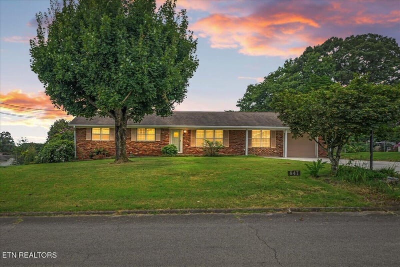 847 Calloway Cir, Lenoir City, TN 37772