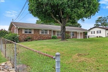 847 Calloway Cir, Lenoir City, TN 37772