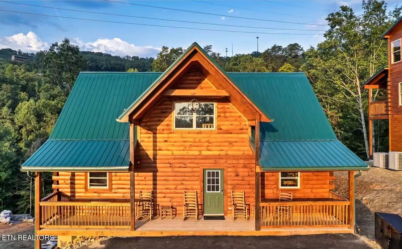 848 String Run Way, Pigeon Forge, TN 37863