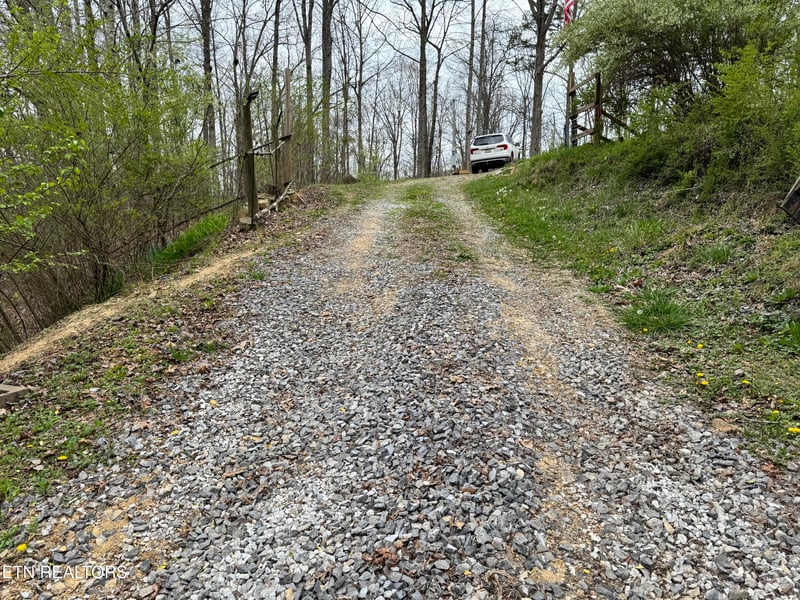 849 Camp Austin Rd, Oakdale, TN 37829