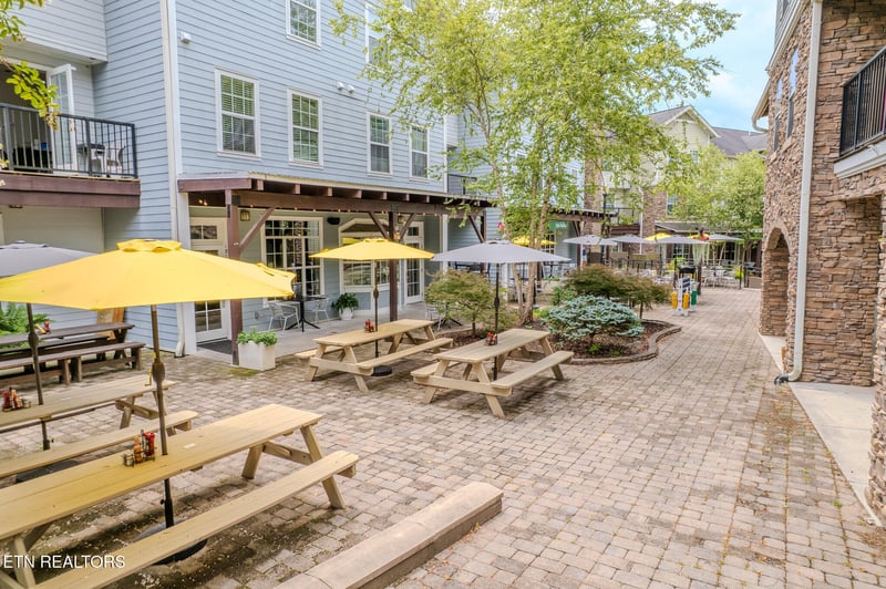 849 Glades Rd, Gatlinburg, TN 37738