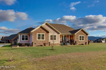 850 Majestic Mountains Blvd, Walland, TN 37886
