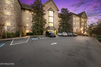 850 Volunteer Landing Ln #302, Knoxville, TN 37915