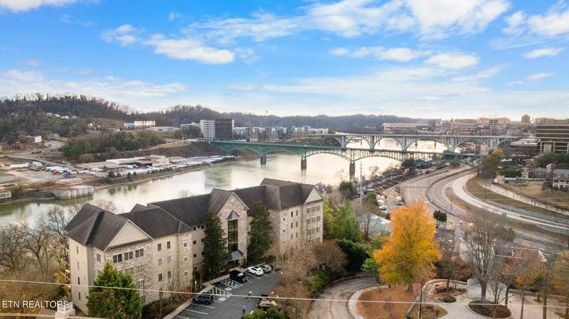 850 Volunteer Landing Ln #302, Knoxville, TN 37915