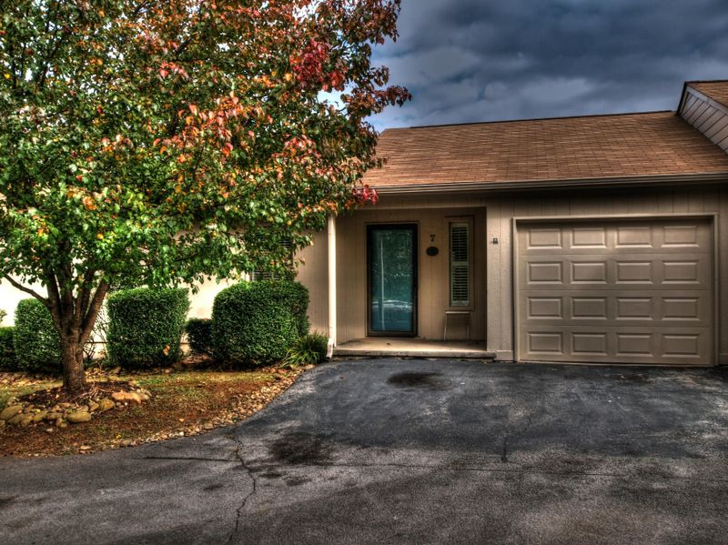 8500-7 Olde Colony, Knoxville, TN 37923