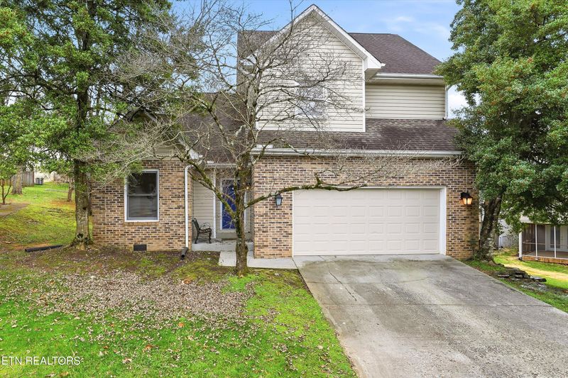 8500 E Cypress Lake Dr, Knoxville, TN 37923