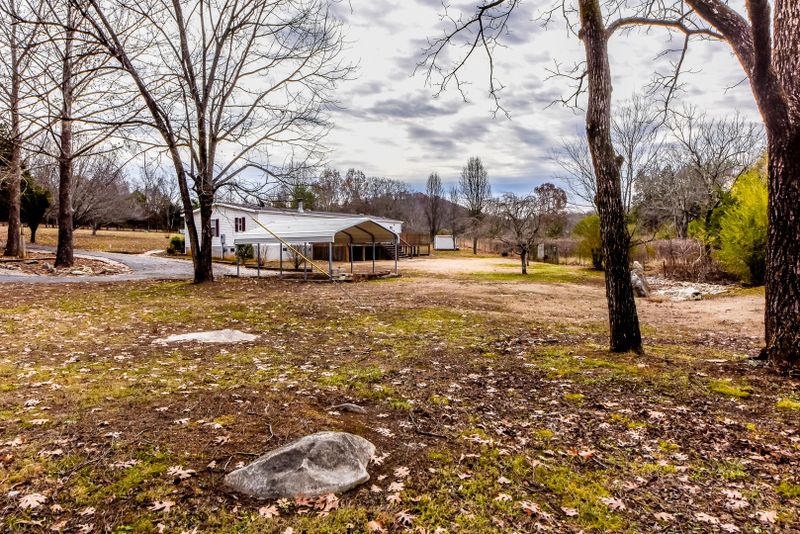 8500 Friendsville Road Rd, Lenoir City, TN 37772