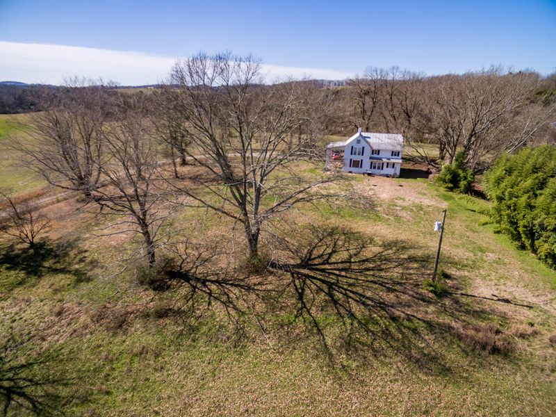8501 Dry Valley Rd, Loudon, TN 37774