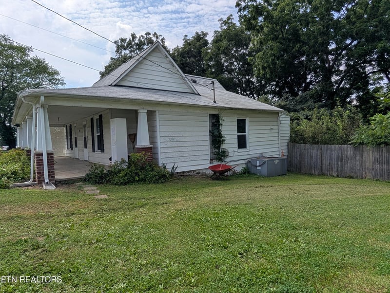 8501 Garrison Dr, Knoxville, TN 37931