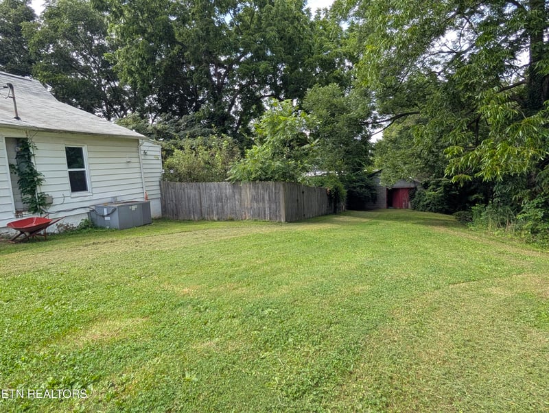 8501 Garrison Dr, Knoxville, TN 37931