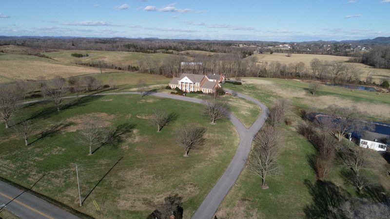 8501 Stagecoach Rd, Bulls Gap, TN 37711