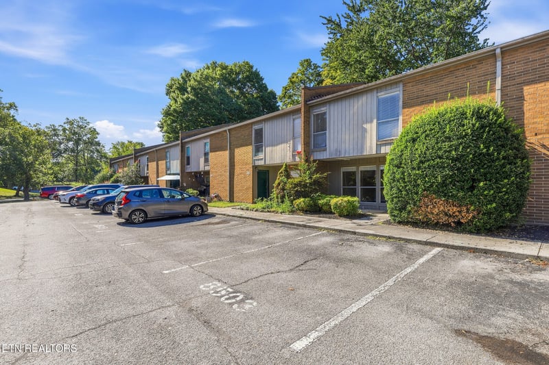 8503 Ankara Ct, Knoxville, TN 37923