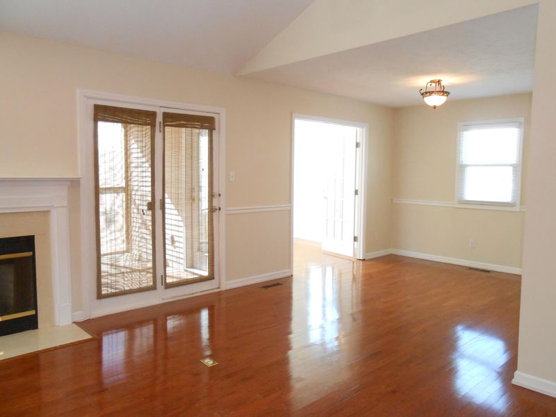 8504 E Cypress Lake Dr, Knoxville, TN 37923
