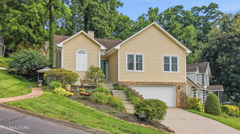 8504 Old Towne Ct, Knoxville, TN 37923