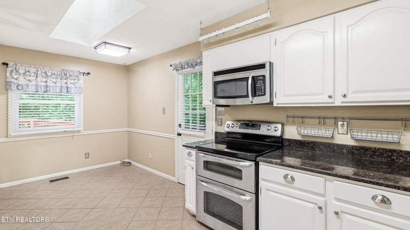 8504 Old Towne Ct, Knoxville, TN 37923