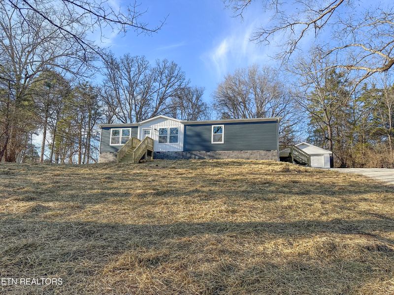 8505 E Emory Rd, Corryton, TN 37721