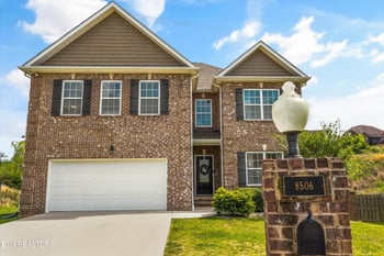 8506 Coral Sand Ln, Knoxville, TN 37938