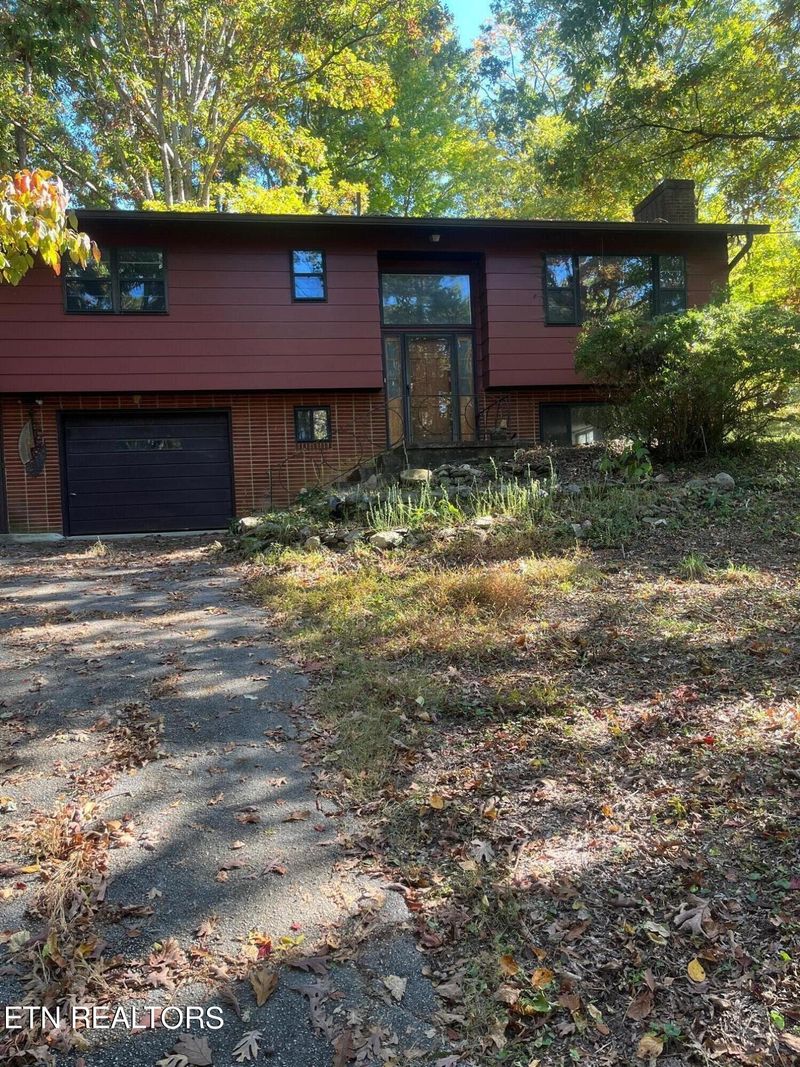 8506 Trout Rd, Mascot, TN 37806