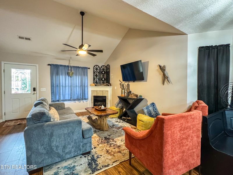 851 Plantation Dr, Pigeon Forge, TN 37863