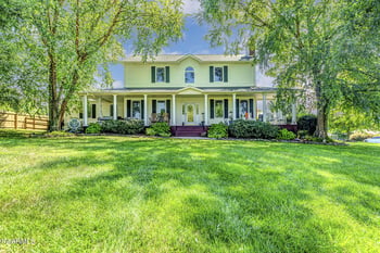 8510 Shackleford Ln, Strawberry Plains, TN 37871
