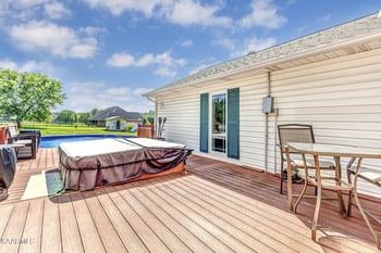 8510 Shackleford Ln, Strawberry Plains, TN 37871