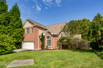 8511 King Arthur Ln, Knoxville, TN 37923
